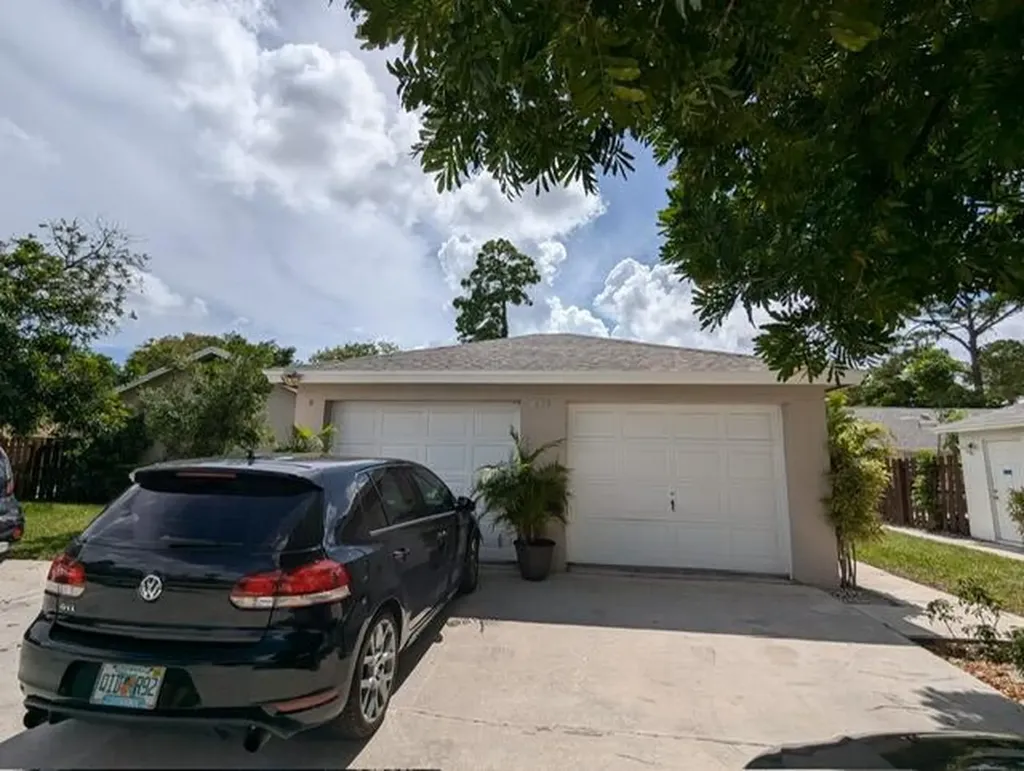 1157 Hyacinth Place Wellington FL 33414