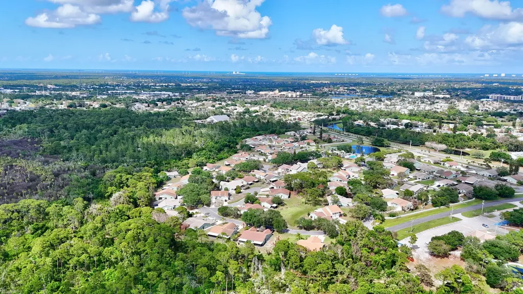 1661 SE Kestwick Court Port St Lucie FL 34952