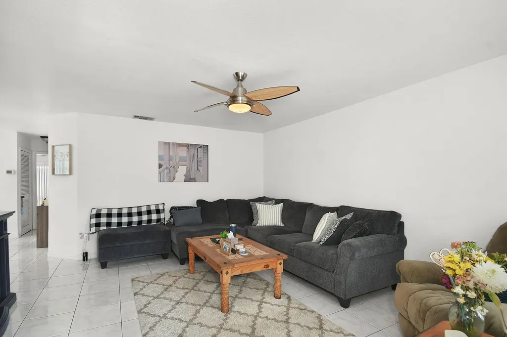 1661 SE Kestwick Court Port St Lucie FL 34952