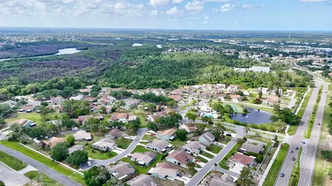 1661 SE Kestwick Court Port St Lucie FL 34952