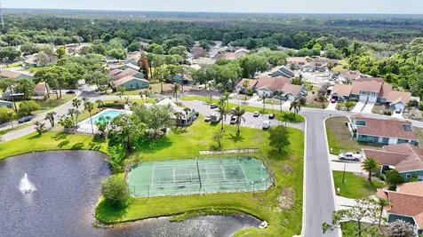 1661 SE Kestwick Court Port St Lucie FL 34952