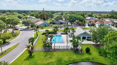 1661 SE Kestwick Court Port St Lucie FL 34952