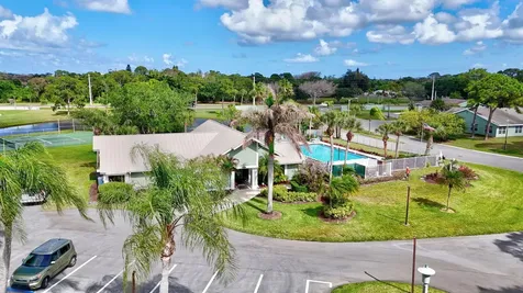 1661 SE Kestwick Court Port St Lucie FL 34952
