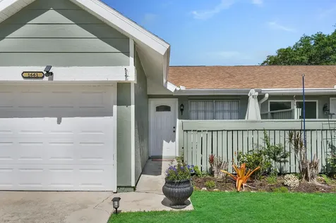 1661 SE Kestwick Court Port St Lucie FL 34952