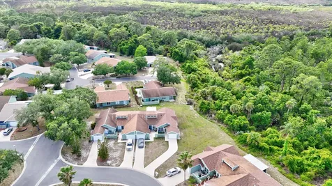 1661 SE Kestwick Court Port St Lucie FL 34952