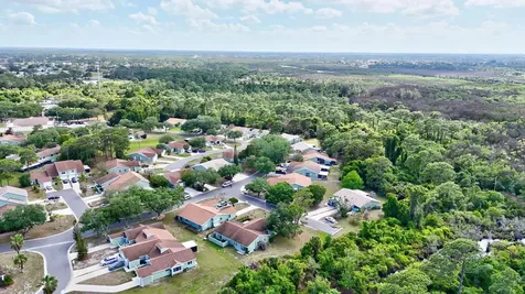 1661 SE Kestwick Court Port St Lucie FL 34952