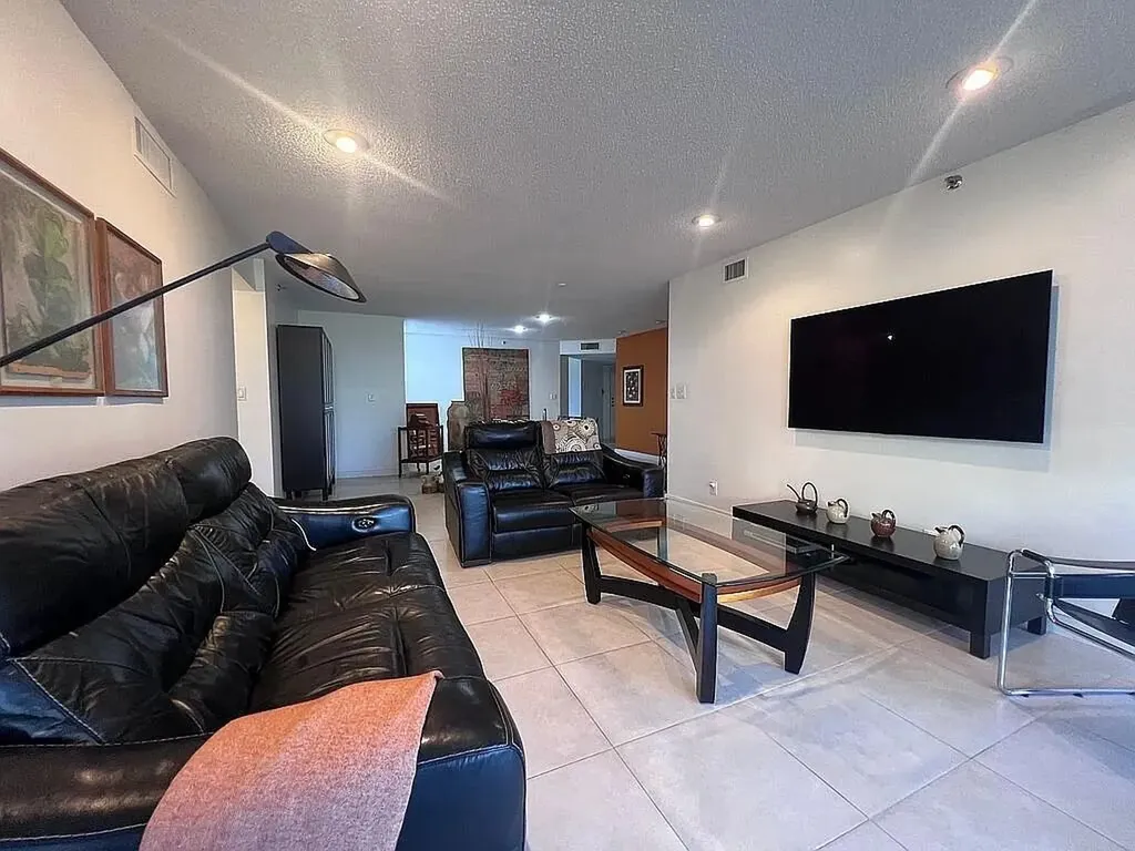 6463 La Costa Drive Boca Raton FL 33433