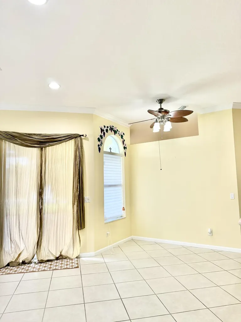 408 N Key Lime Square Square SW Vero Beach FL 32968