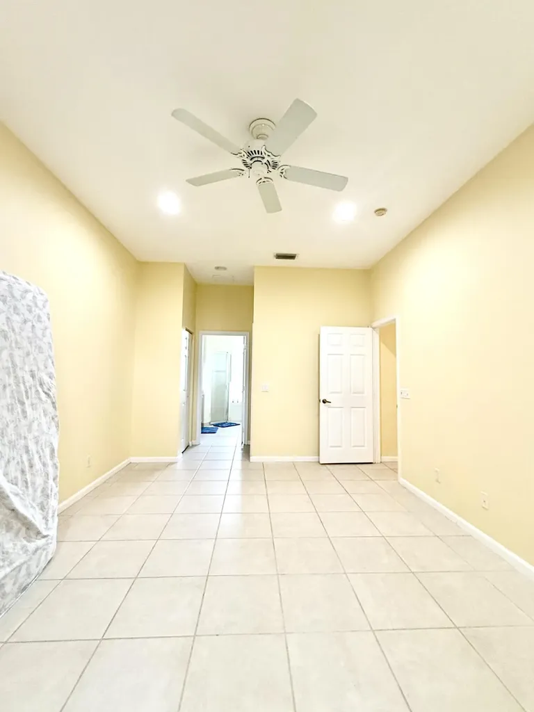 408 N Key Lime Square Square SW Vero Beach FL 32968