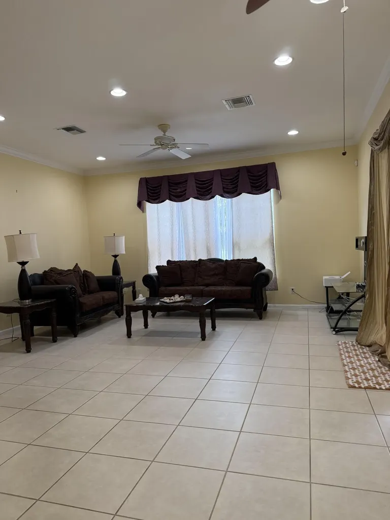 408 N Key Lime Square Square SW Vero Beach FL 32968