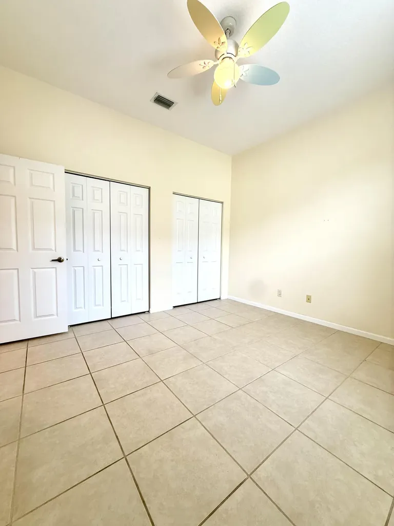 408 N Key Lime Square Square SW Vero Beach FL 32968