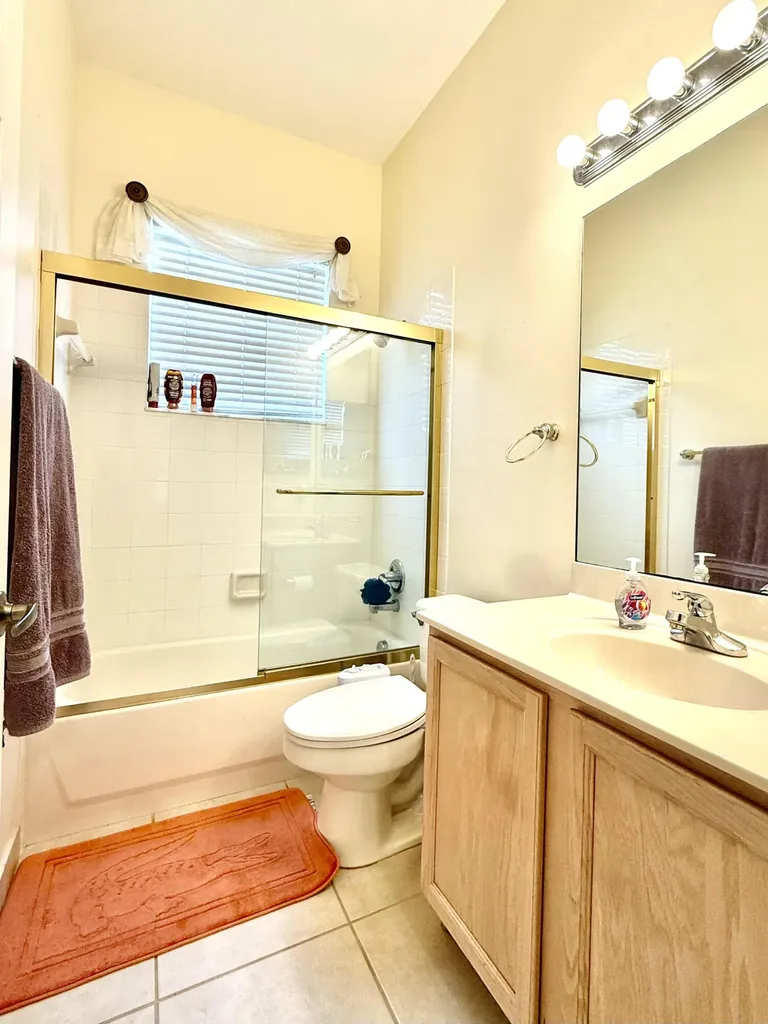 408 N Key Lime Square Square SW Vero Beach FL 32968