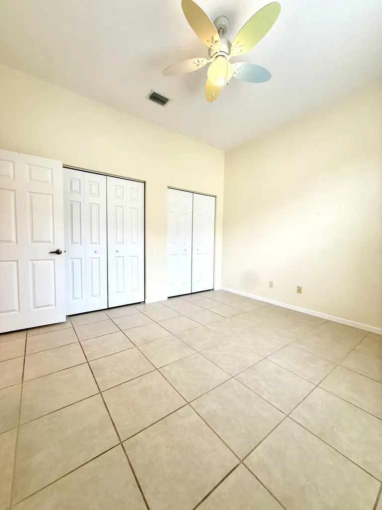 408 N Key Lime Square Square SW Vero Beach FL 32968