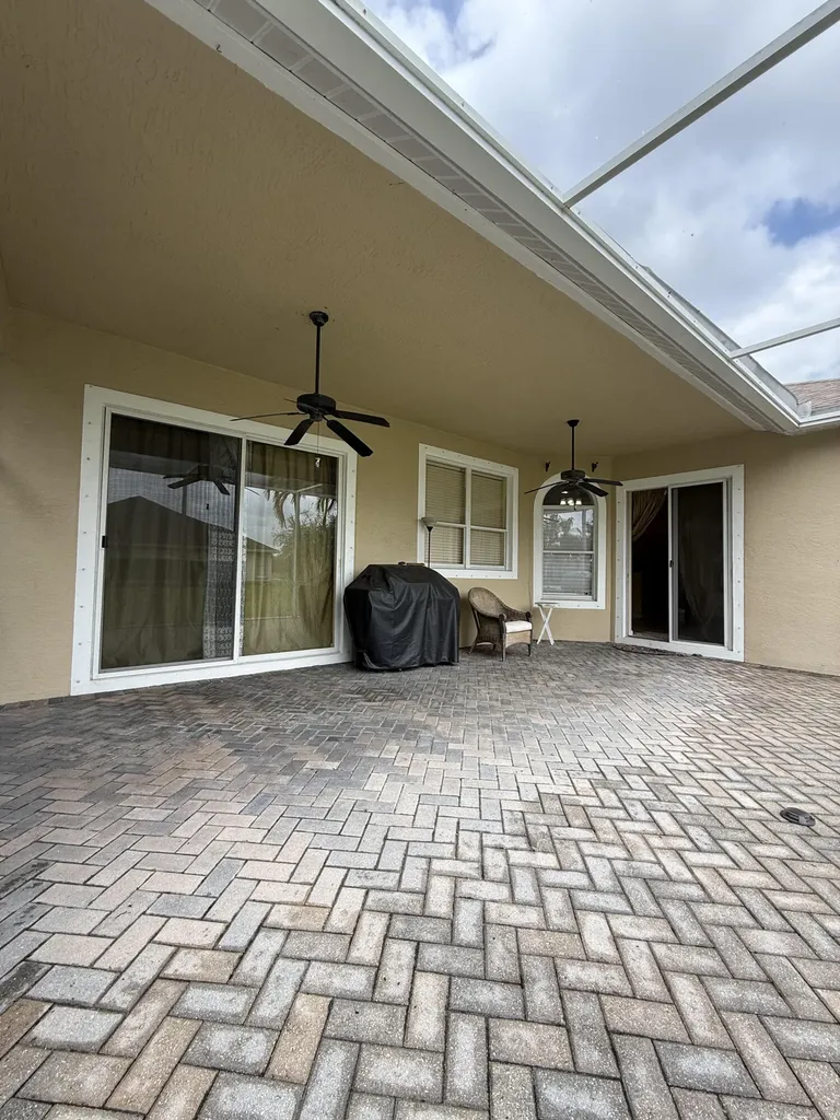 408 N Key Lime Square Square SW Vero Beach FL 32968