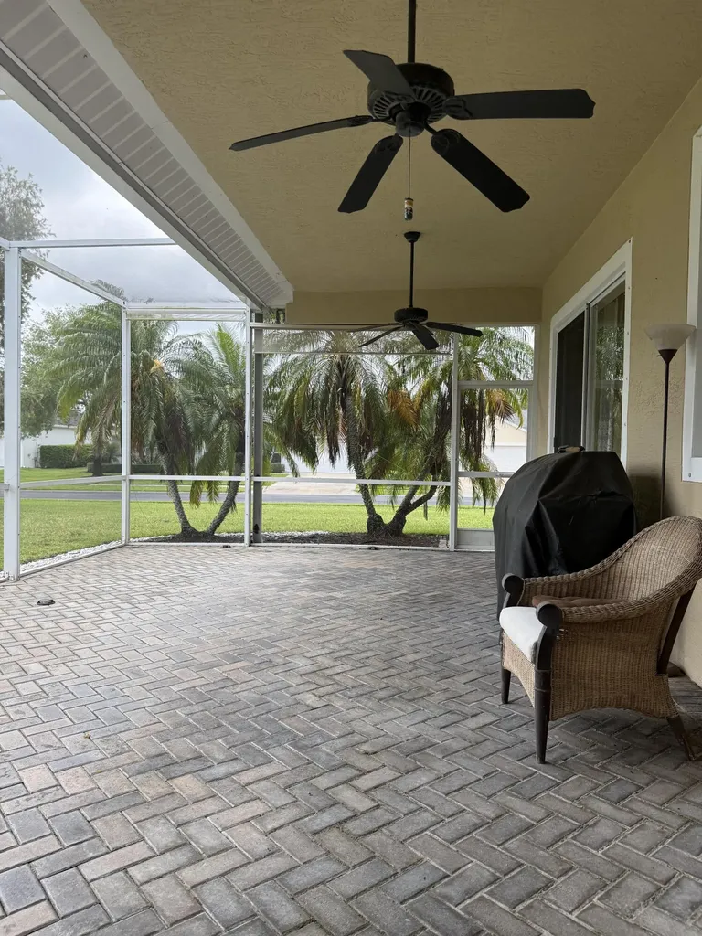 408 N Key Lime Square Square SW Vero Beach FL 32968