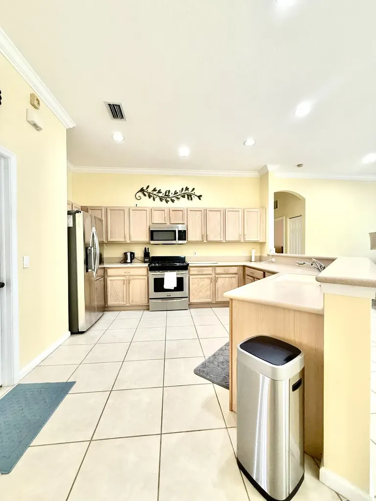408 N Key Lime Square Square SW Vero Beach FL 32968