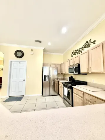 408 N Key Lime Square Square SW Vero Beach FL 32968