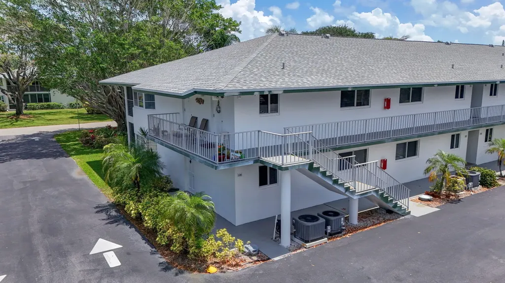 6 Garden Street E Tequesta FL 33469