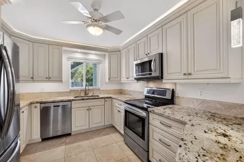 6 Garden Street E Tequesta FL 33469
