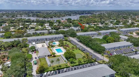 6 Garden Street E Tequesta FL 33469