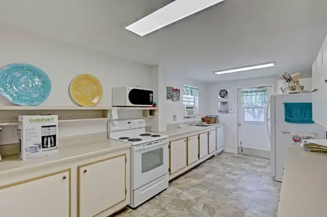 6 Garden Street E Tequesta FL 33469
