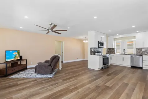 4405 NW 43rd Terrace Tamarac FL 33319