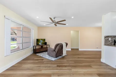 4405 NW 43rd Terrace Tamarac FL 33319
