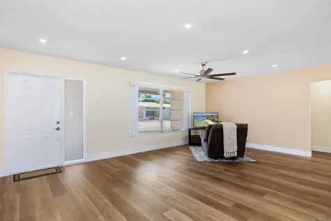 4405 NW 43rd Terrace Tamarac FL 33319