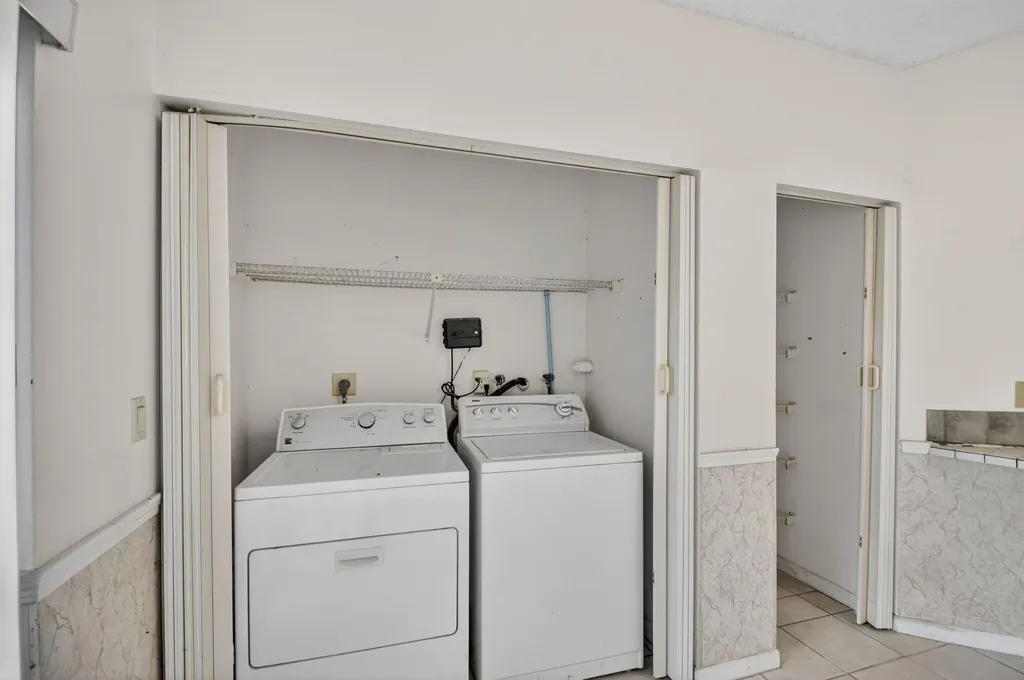 9 Corrie Place Boynton Beach FL 33426