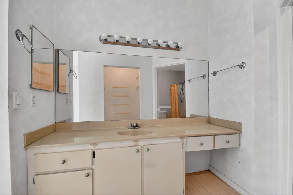 9 Corrie Place Boynton Beach FL 33426