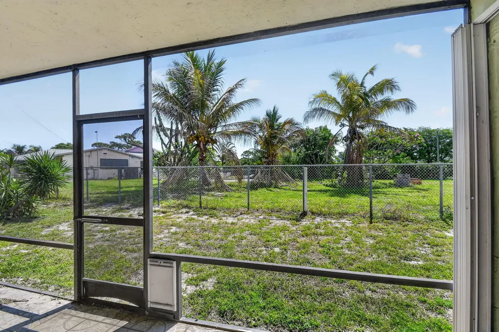 9 Corrie Place Boynton Beach FL 33426