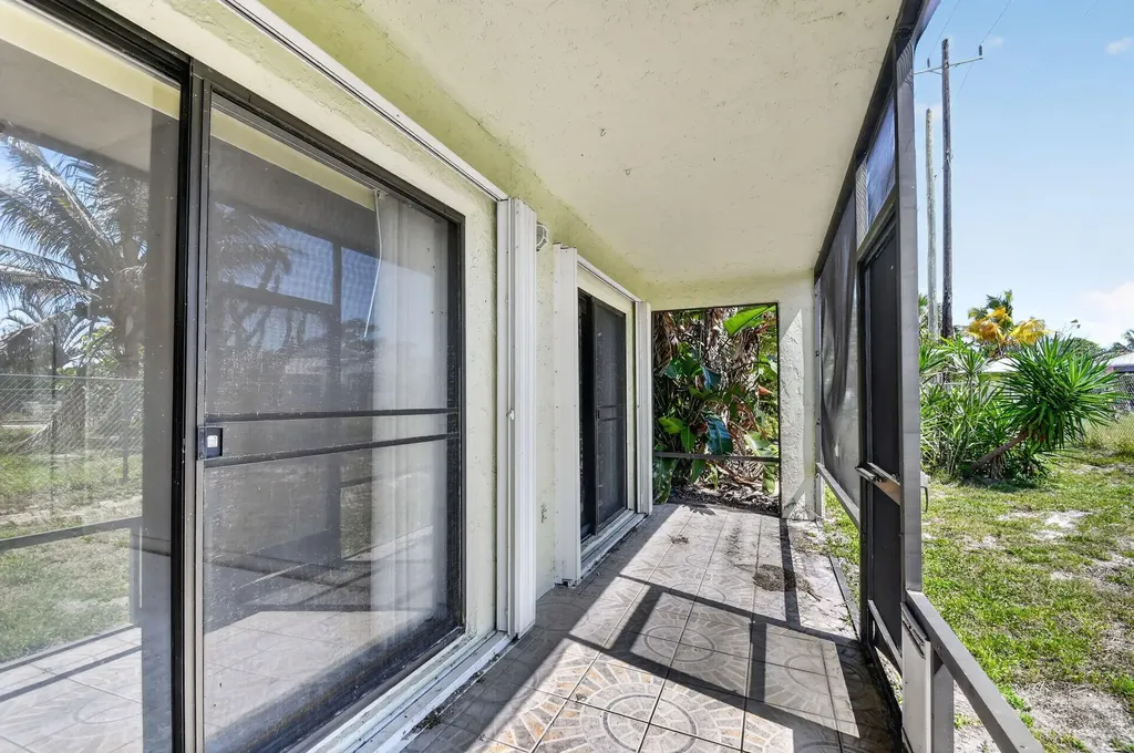 9 Corrie Place Boynton Beach FL 33426