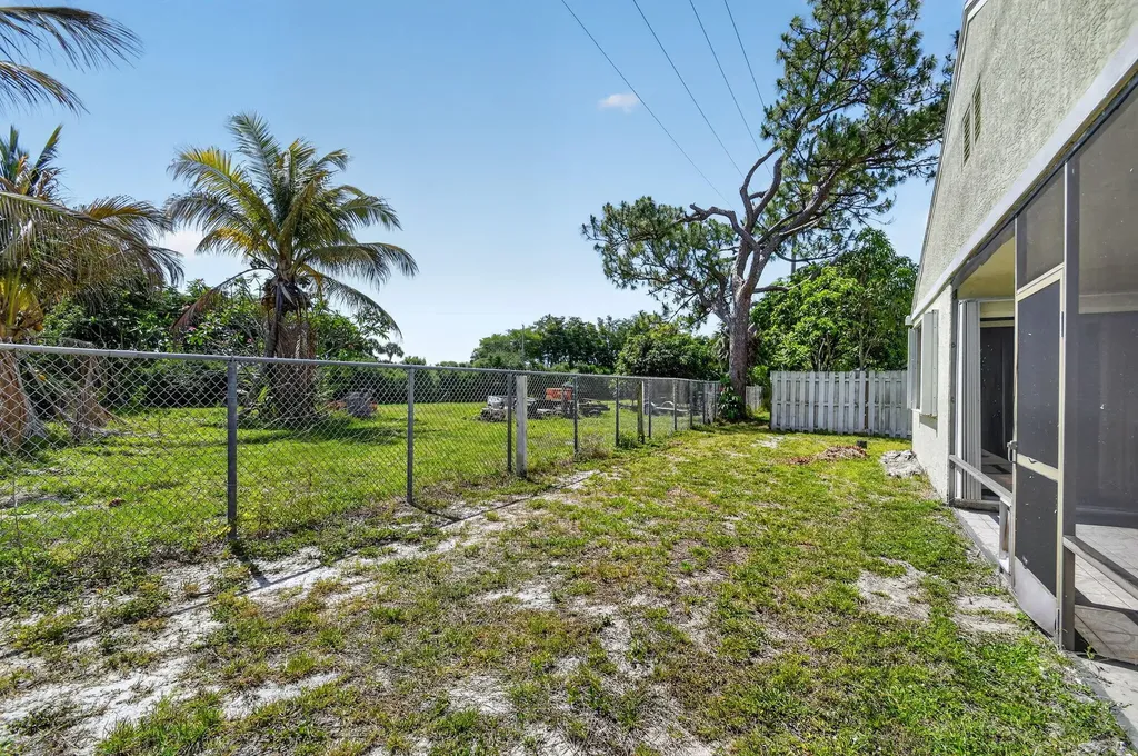 9 Corrie Place Boynton Beach FL 33426