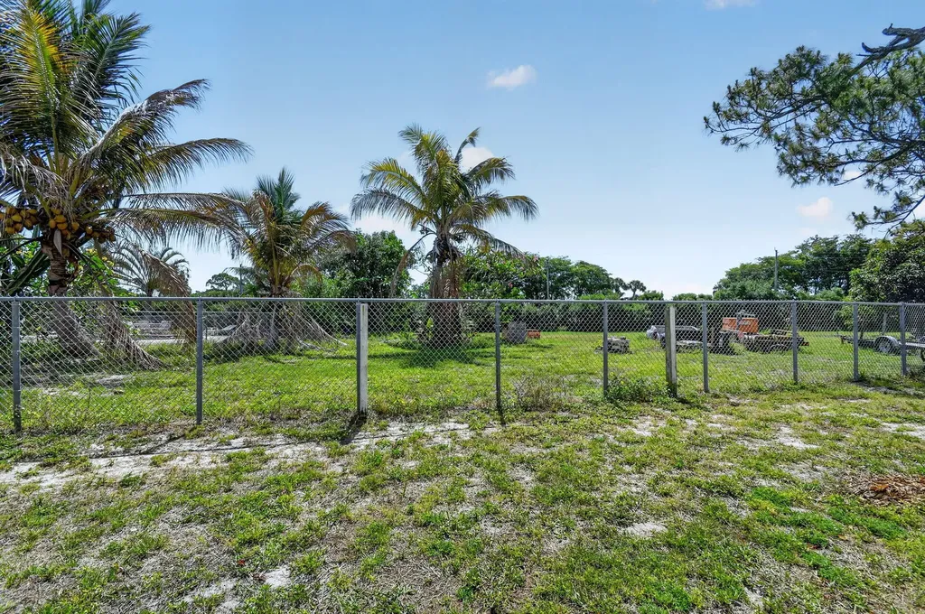 9 Corrie Place Boynton Beach FL 33426