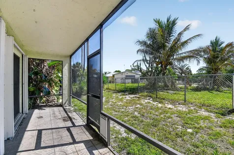 9 Corrie Place Boynton Beach FL 33426