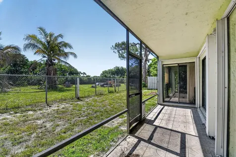 9 Corrie Place Boynton Beach FL 33426