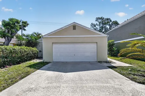 9 Corrie Place Boynton Beach FL 33426