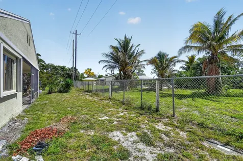 9 Corrie Place Boynton Beach FL 33426