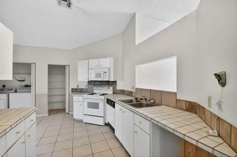 9 Corrie Place Boynton Beach FL 33426