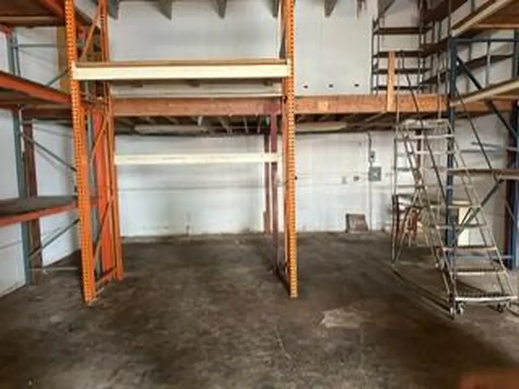 1750 W 39th Place Hialeah FL 33012