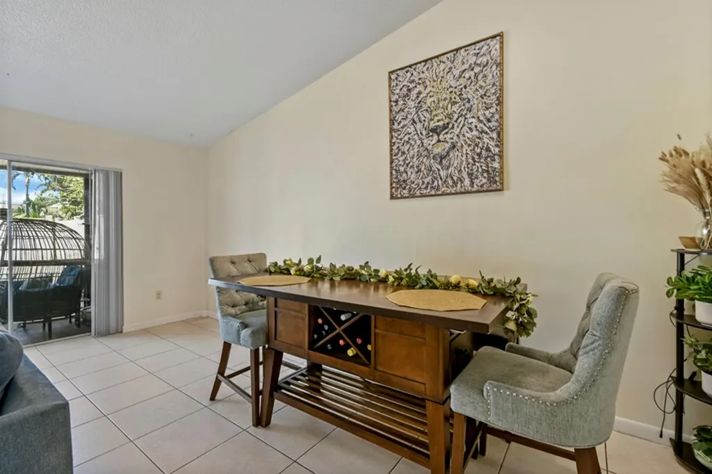 4 Knightsbridge Lane Boynton Beach FL 33426