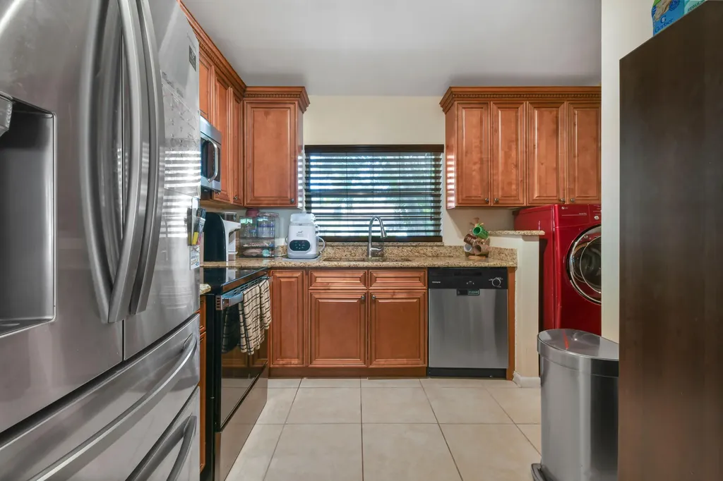 4 Knightsbridge Lane Boynton Beach FL 33426