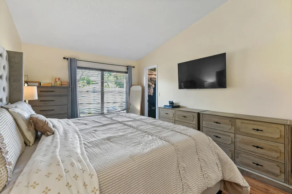 4 Knightsbridge Lane Boynton Beach FL 33426