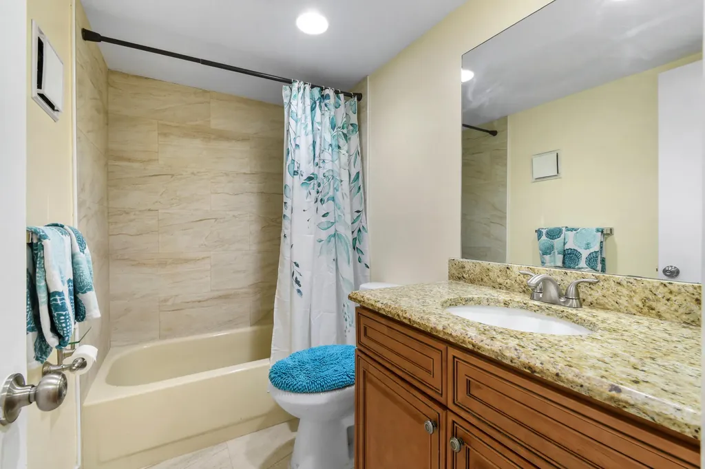 4 Knightsbridge Lane Boynton Beach FL 33426