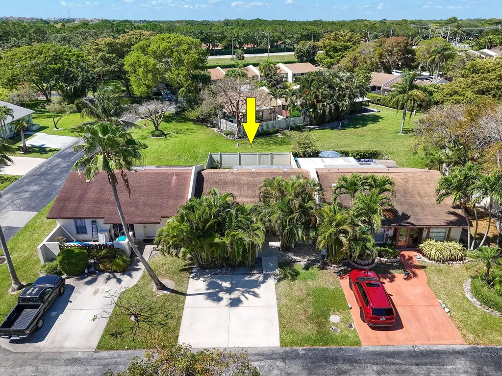 4 Knightsbridge Lane Boynton Beach FL 33426