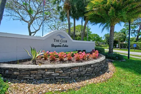 4 Knightsbridge Lane Boynton Beach FL 33426