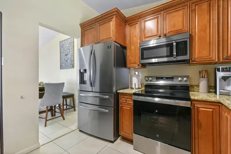 4 Knightsbridge Lane Boynton Beach FL 33426