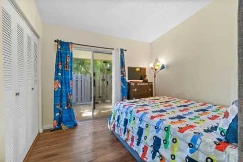 4 Knightsbridge Lane Boynton Beach FL 33426