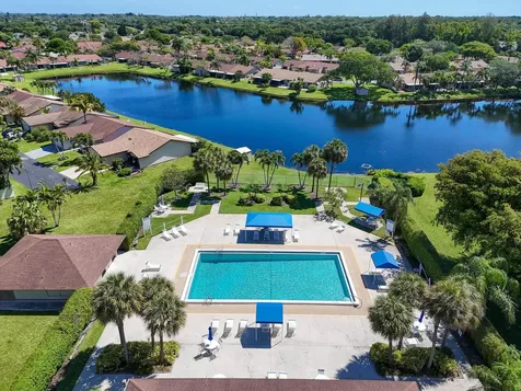 4 Knightsbridge Lane Boynton Beach FL 33426