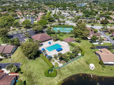 4 Knightsbridge Lane Boynton Beach FL 33426